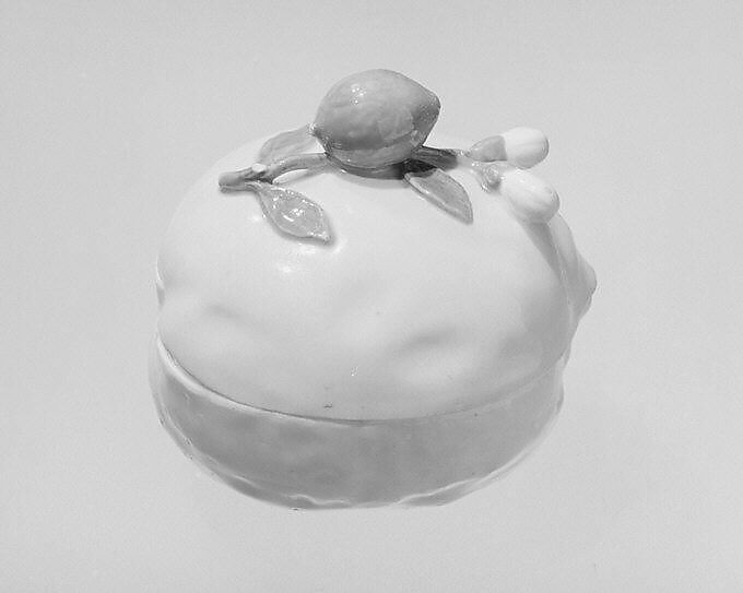 Box in the form of a lemon, Meissen Manufactory (German, 1710–present), Hard-paste porcelain, German, Meissen 