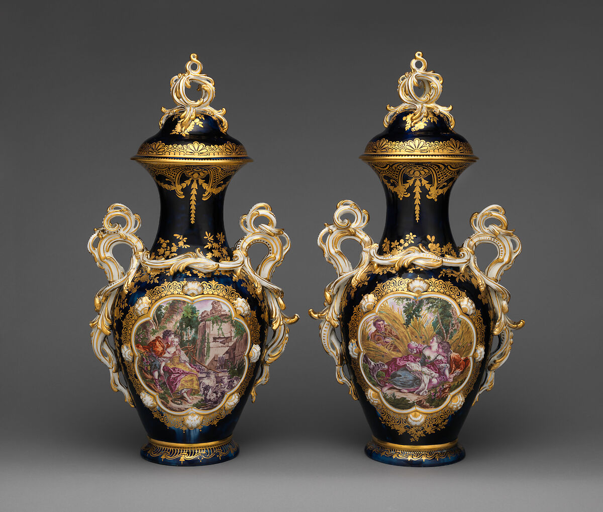 Vase (one of a pair), Chelsea Porcelain Manufactory (British, 1744–1784), Soft-paste porcelain decorated in polychrome enamels, gold, British, Chelsea 
