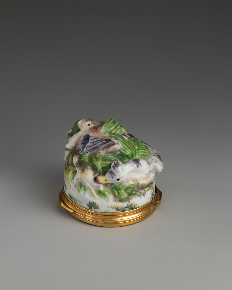 Bonbonnière, Chelsea Porcelain Manufactory (British, 1745–1784, Transitional (Brown Anchor) Period, ca. 1758–1759), Soft-paste porcelain, British, Chelsea