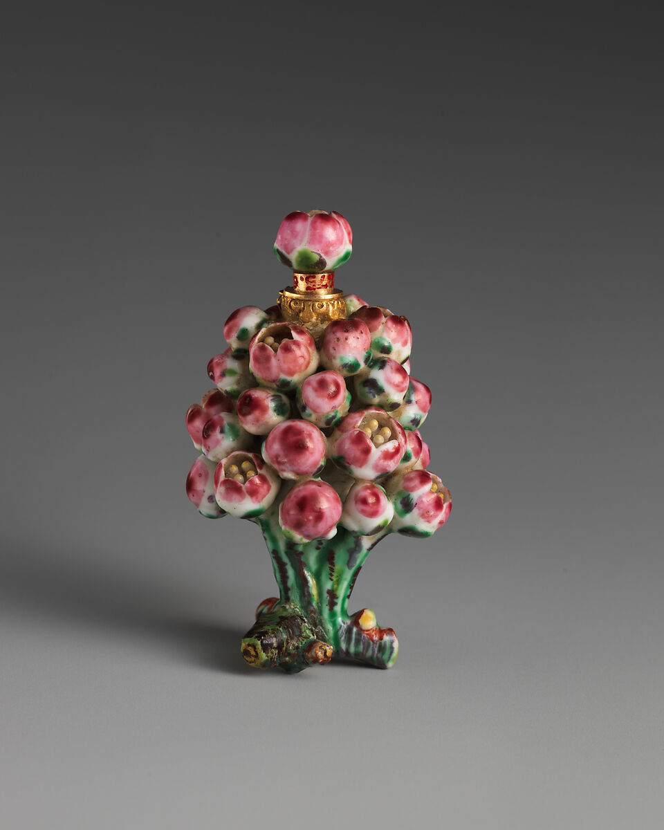 Scent bottle, Saint James's Factory (British, ca. 1748/49–1760), Soft-paste porcelain, British, London