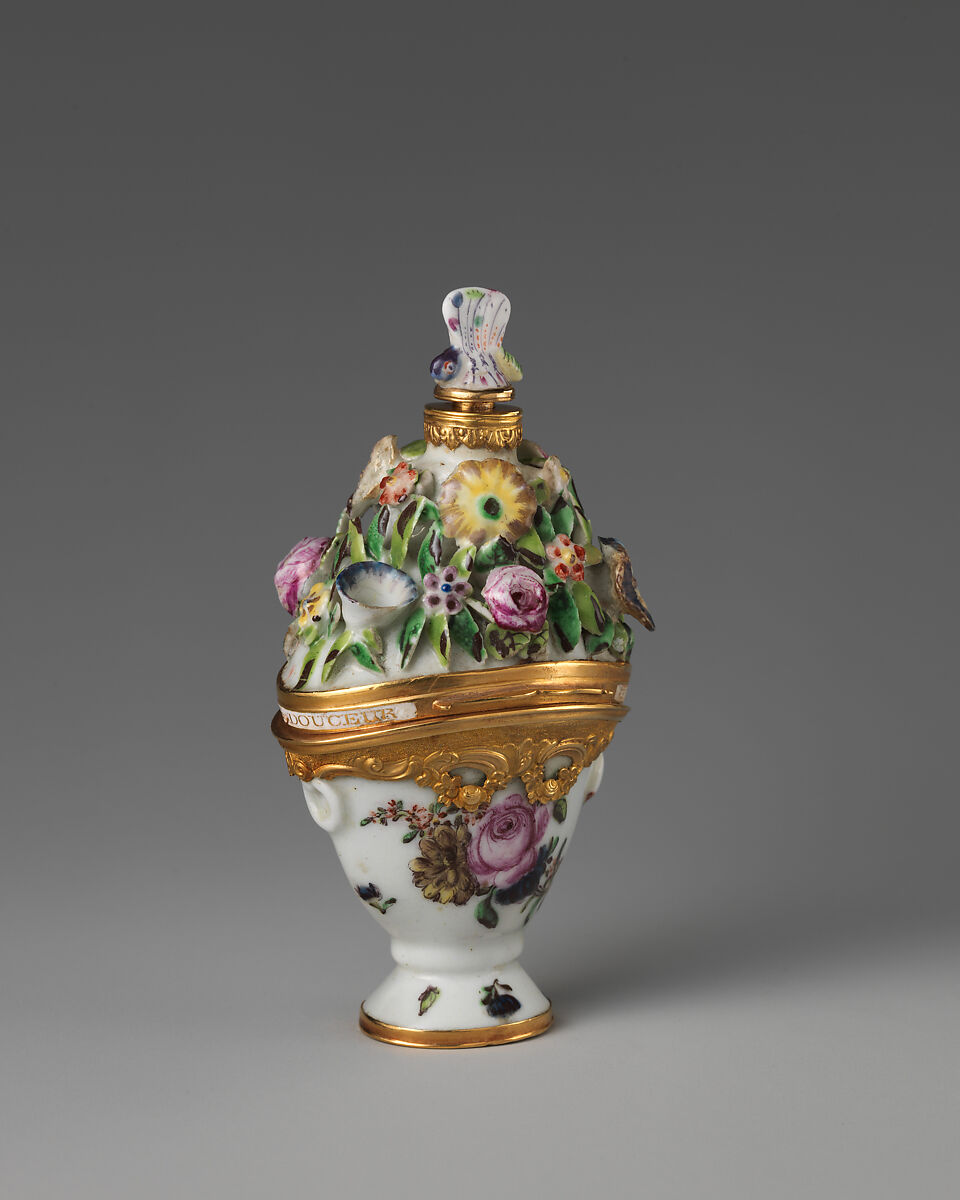 Scent bottle and box, Saint James&#39;s Factory (British, ca. 1748/49–1760), Soft-paste porcelain, British, London 