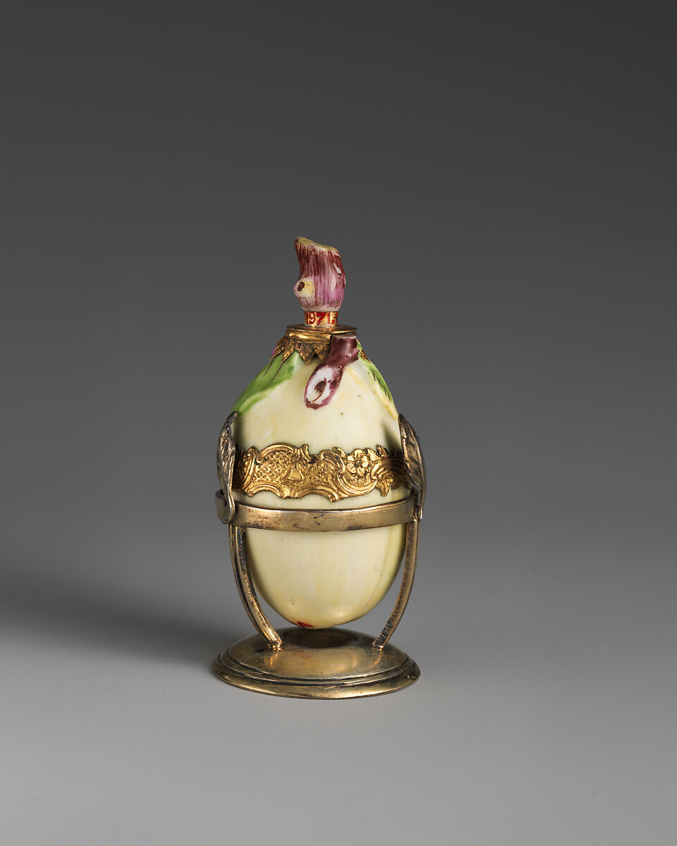 Scent bottle, Chelsea Porcelain Manufactory (British, 1745–1784, Red Anchor Period, ca. 1753–58), Soft-paste porcelain, British, Chelsea 