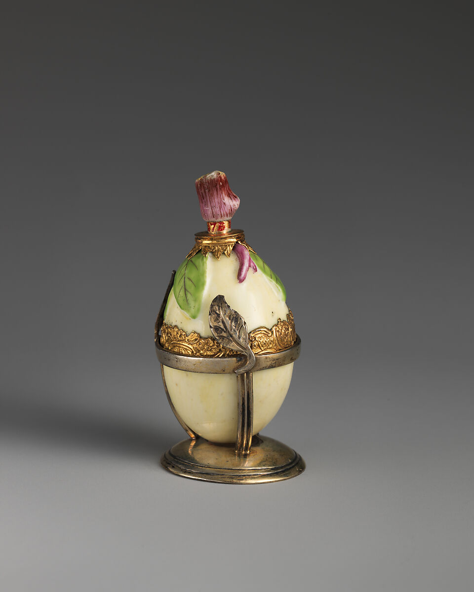 Scent bottle, Chelsea Porcelain Manufactory (British, 1745–1784, Red Anchor Period, ca. 1753–58), Soft-paste porcelain, British, Chelsea
