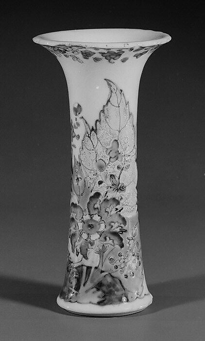 Miniature vase (one of a pair), Hard-paste porcelain, Chinese, for European market 