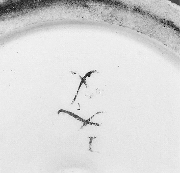 Vase (vase chinois) (one of a pair), Sèvres Manufactory (French, 1740–present), Hard-paste porcelain decorated in black enamel, platinum, two tones of gold; gilt metal; interior metal rod, French, Sèvres