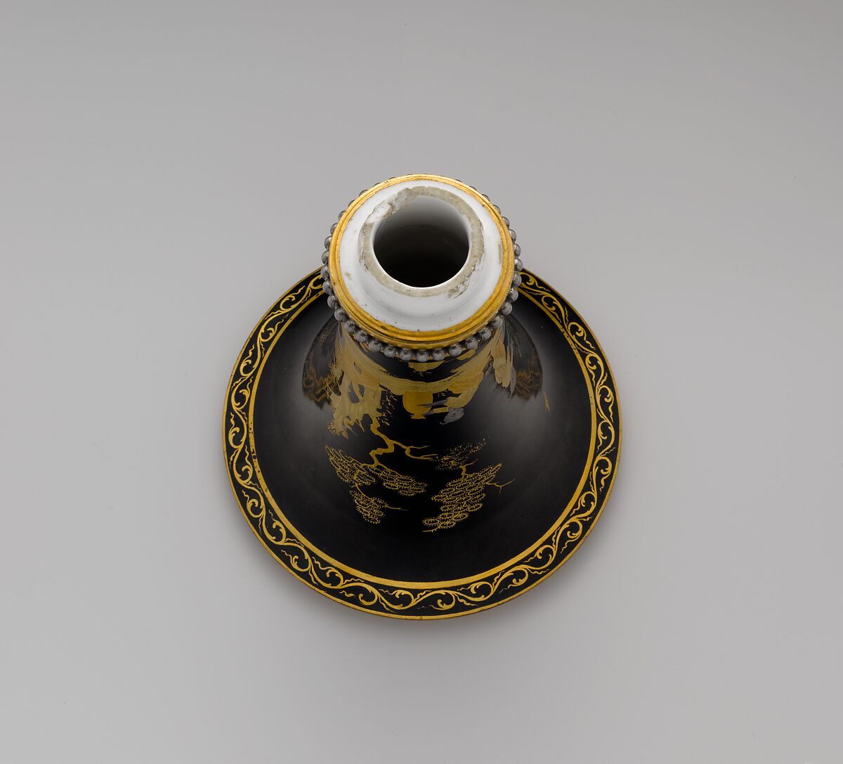 Vase (vase chinois) (one of a pair), Sèvres Manufactory (French, 1740–present), Hard-paste porcelain decorated in black enamel, platinum, two tones of gold; gilt metal; interior metal rod, French, Sèvres