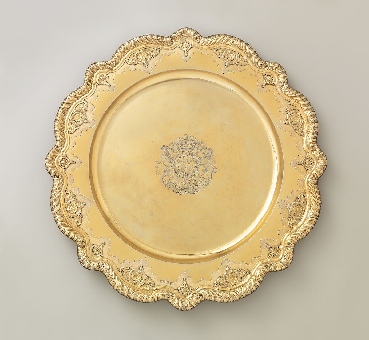 Sideboard dish, Lewis Mettayer (British, active 1700–died 1740), Silver gilt, British, London 