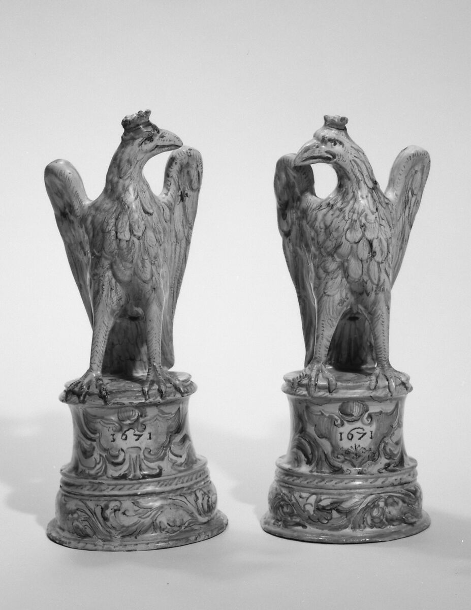 Crowned eagle (one of a pair), Perhaps Workshop of Ippolito Rombaldoni (Italian, active Urbania, Marche, 17th century), Maiolica (tin-glazed earthenware), Italian, probably Urbania or Rome