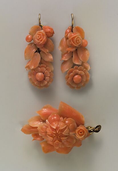 Earrings, Tiffany &amp; Co. (1837–present), Coral and gold, American 