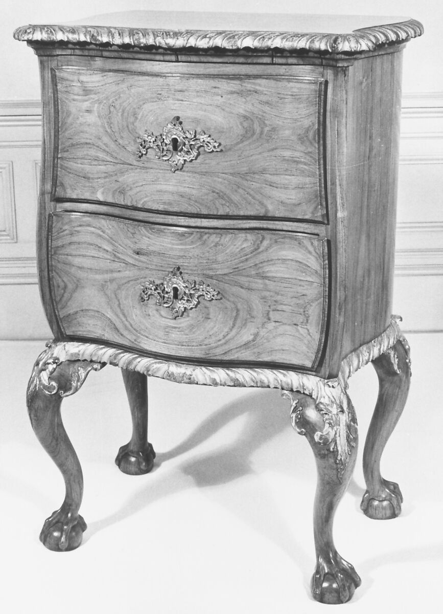 Small commode, Substrate of oak and cherrywood, veneered with partly gilded tulipwood; gilt bronze, German, Hamburg (Altona) 