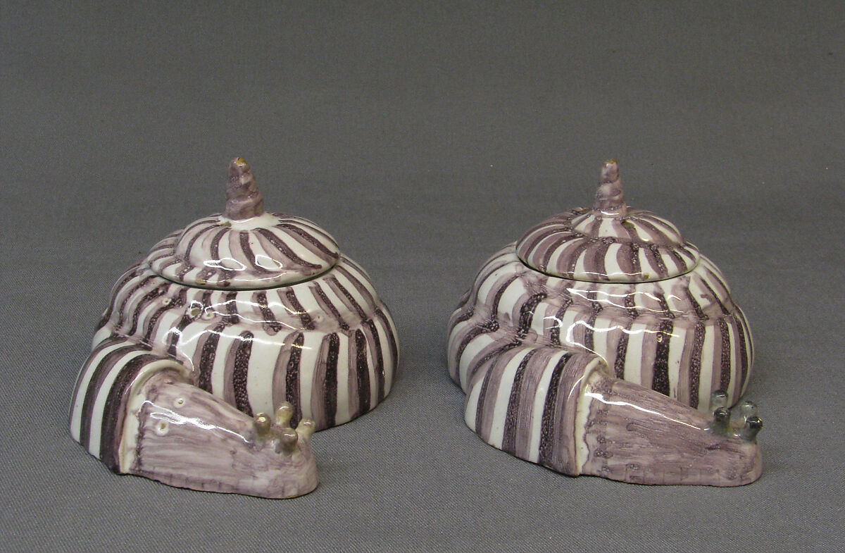 Pair of boxes with covers in the form of snails, Tin-glazed earthenware, German, Hanover Münden 
