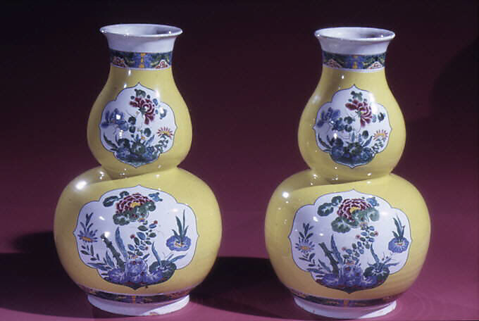 Double-gourd vase (one of a pair), Decorated in the style of Adam Friedrich von Löwenfinck (German, 1714–1754), Tin-glazed earthenware, German, Fulda 