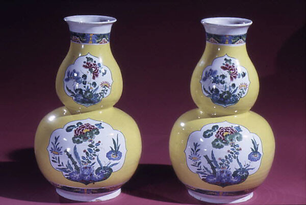 Double-gourd vase (one of a pair)