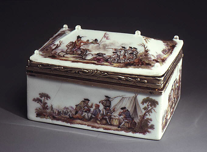 Snuffbox, Meissen Manufactory (German, 1710–present), Hard-paste porcelain, gold, German, Meissen 