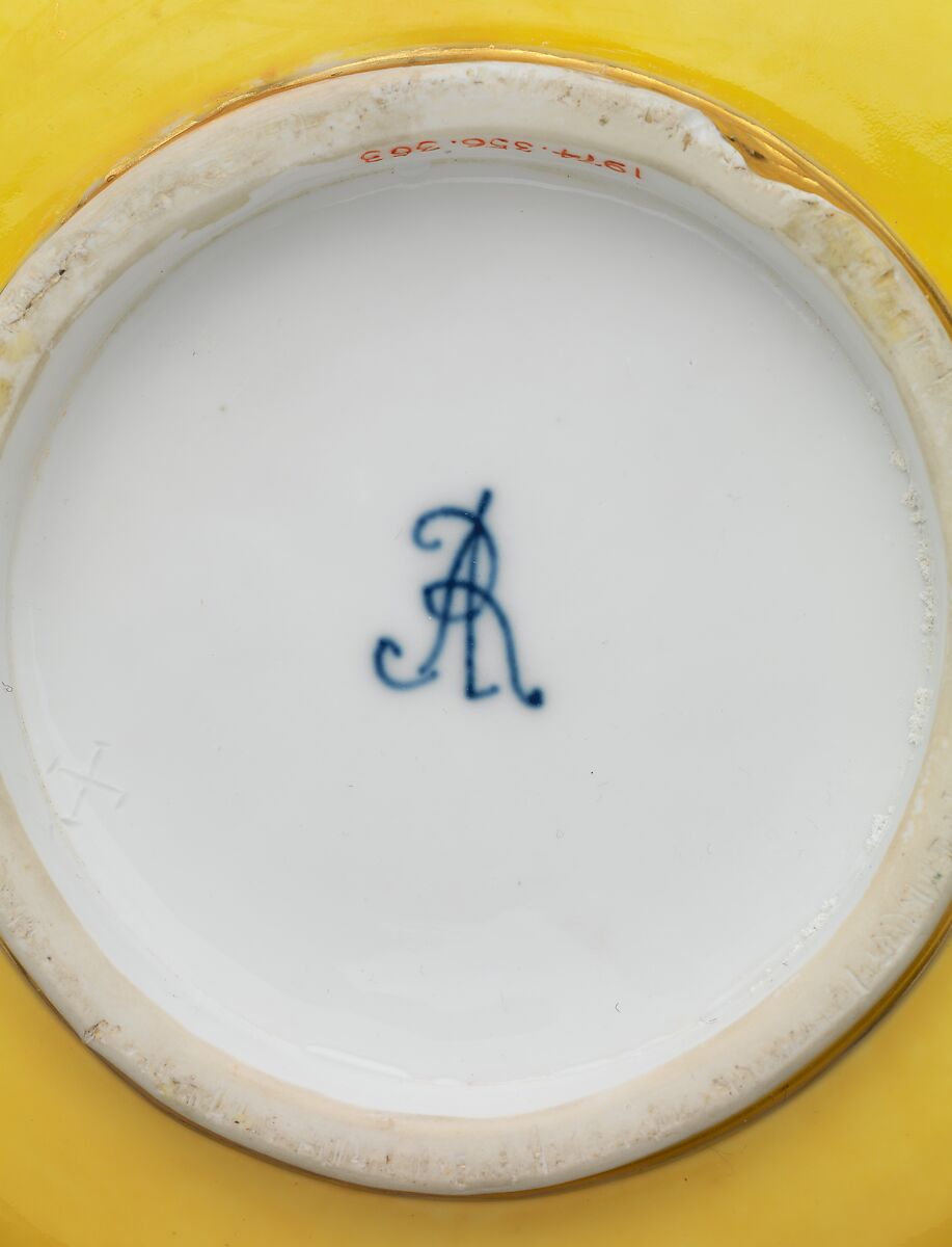 Vase, Meissen Manufactory (German, 1710–present), Hard-paste porcelain decorated in polychrome enamels, gold, German, Meissen