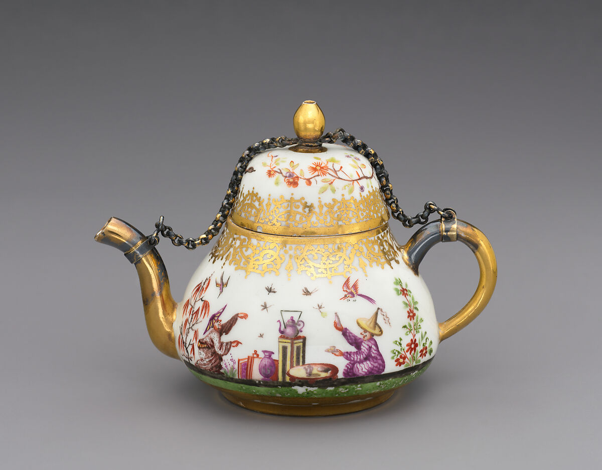 Small milk pot with cover, Hard-paste porcelain, German, Meissen