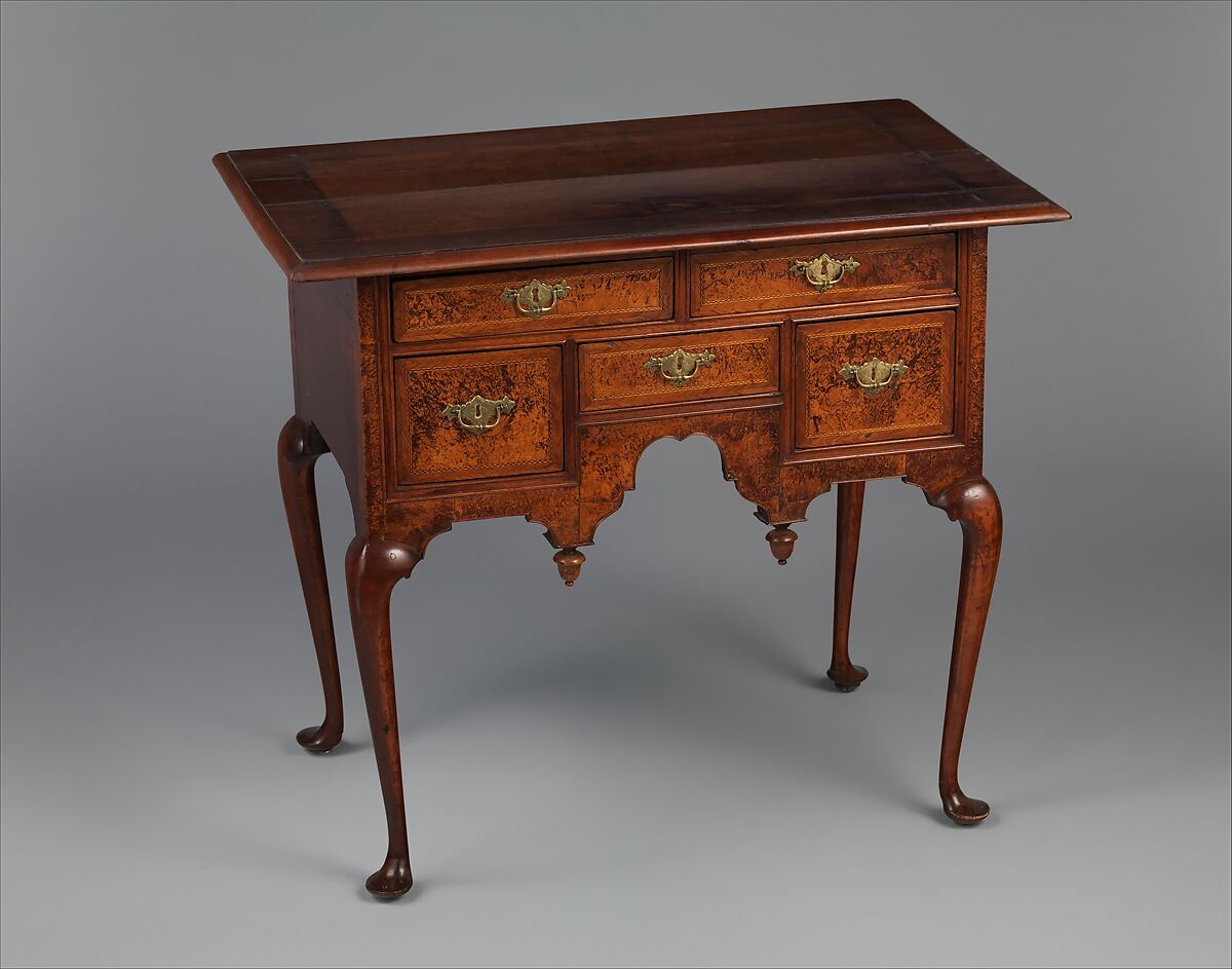 Dressing table, Walnut, American 