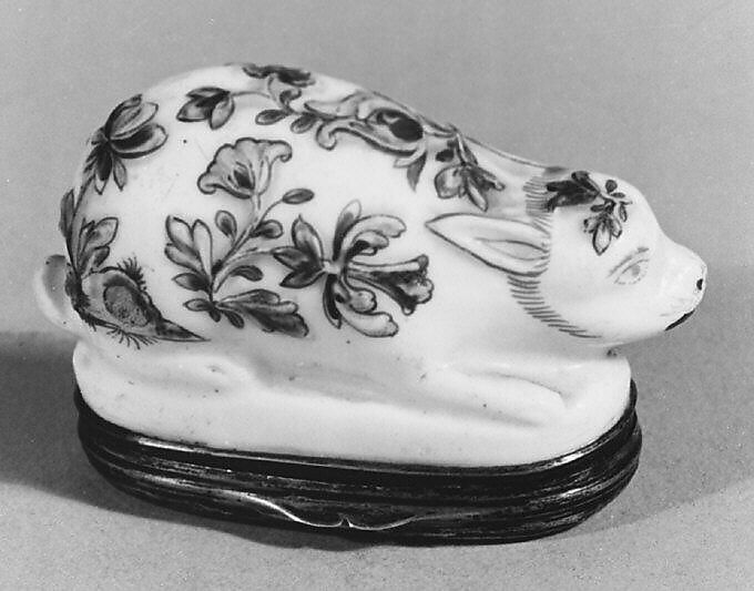 Snuffbox, Saint-Cloud factory (French, mid-1690s–1766), Soft-paste porcelain, silver, French, Saint-Cloud 