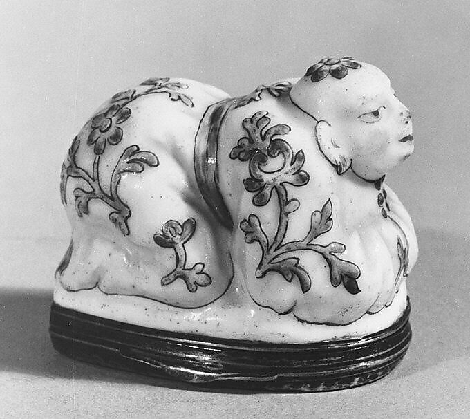 Snuffbox, Soft-paste porcelain, silver, French, Mennecy 