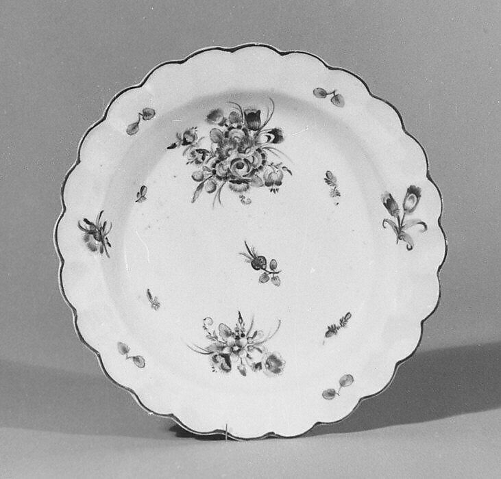 Small plate, probably Worcester factory (British, 1751–2008), Soft-paste porcelain, probably British, Worcester 