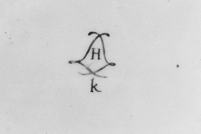 Flower vase (cuvette à fleurs Courteille) (one of a pair), Sèvres Manufactory (French, 1740–present), Soft-paste porcelain, French, Sèvres