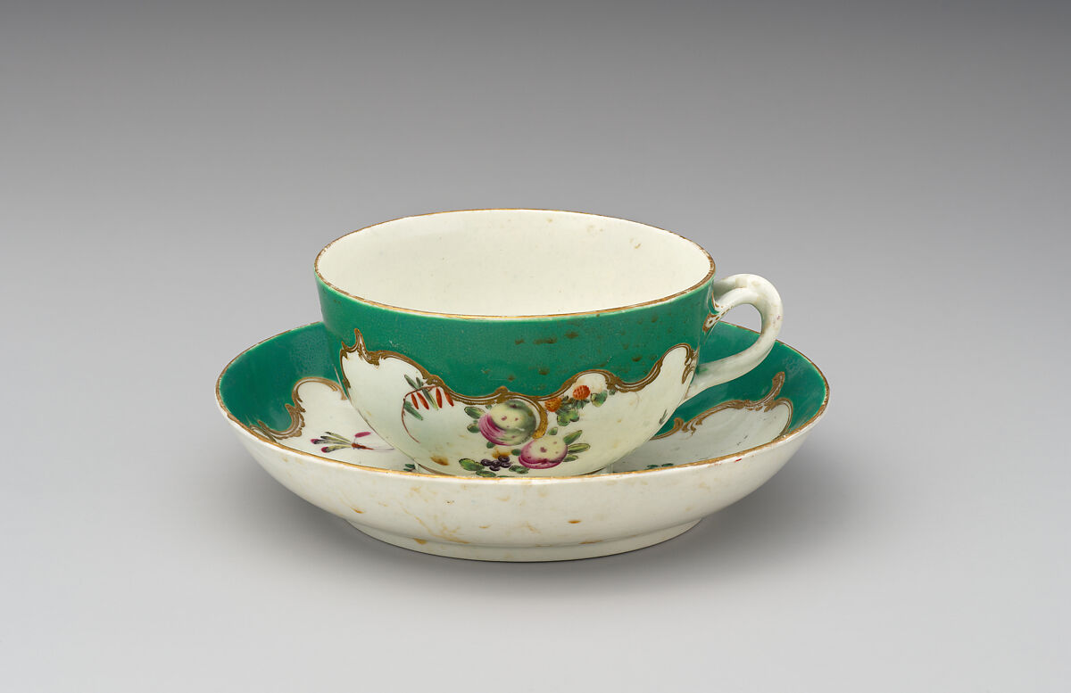 Saucer (part of a service), Worcester factory (British, 1751–2008), Soft-paste porcelain, British, Worcester