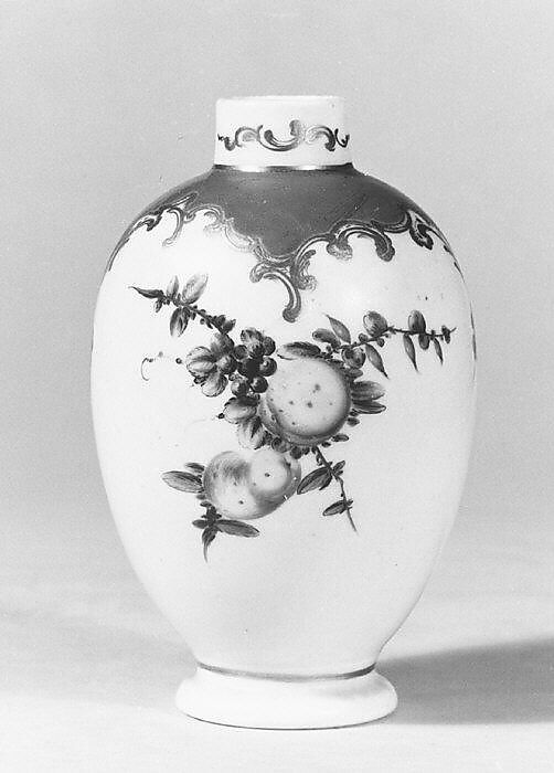 Tea caddy (part of a service), Worcester factory (British, 1751–2008), Soft-paste porcelain, British, Worcester 