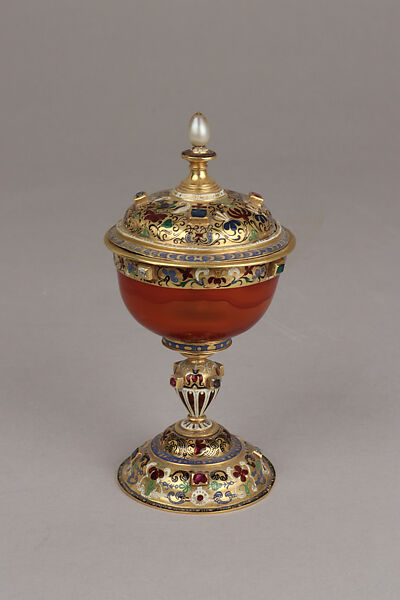 Small cup with cover, Agate, gold, enamel, jewels, European