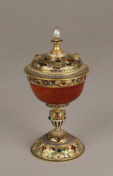 Small cup with cover, Agate, gold, enamel, jewels, European