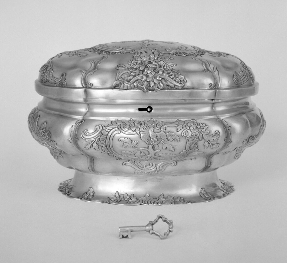 Large oval box (one of a pair), Gottlieb Satzger (ca. 1709–1783, master 1746), Silver gilt, German, Augsburg 
