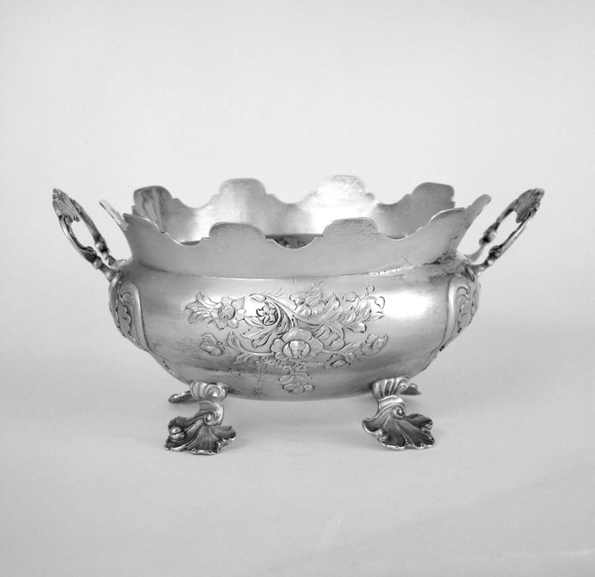 Monteith type oval bowl, Silver gilt, German, Brunswick (Braunschweig) 