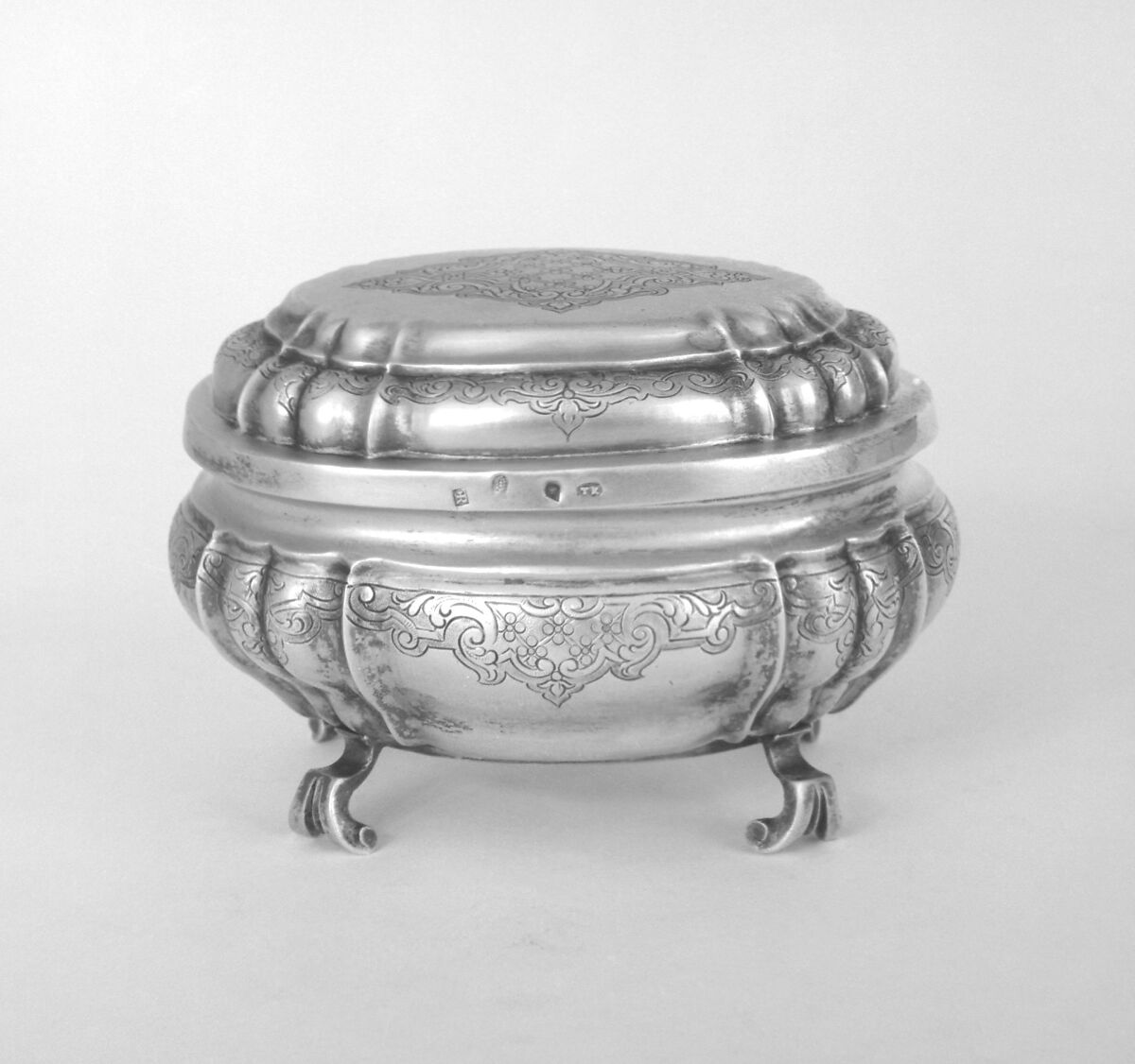 Sugar box with cover, Tobias Remshardt (ca. 1691–1738, master 1721), Silver gilt, German, Augsburg 