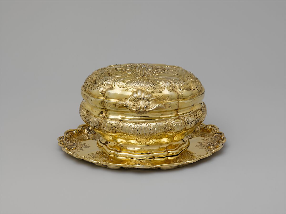 Oval box with cover, Gottlieb Satzger (ca. 1709–1783, master 1746), Silver, German, Augsburg 