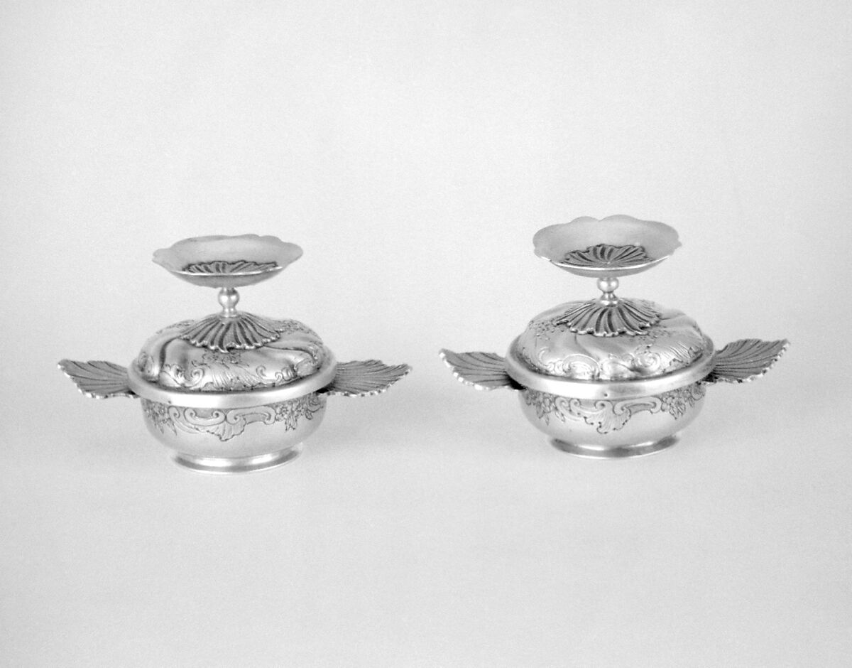 Small écuelle with cover (one of a pair), Gottlieb Satzger (ca. 1709–1783, master 1746), Silver, German, Augsburg 