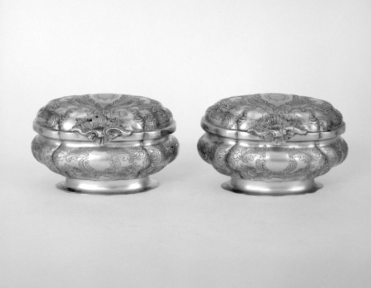 Small oval box with cover (one of a pair), Johann Martin Satzger I (ca. 1707–1785, master 1737), Silver gilt, German, Augsburg