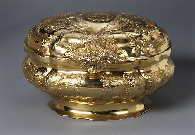 Small oval box with cover (one of a pair), Johann Martin Satzger I (ca. 1707–1785, master 1737), Silver gilt, German, Augsburg 