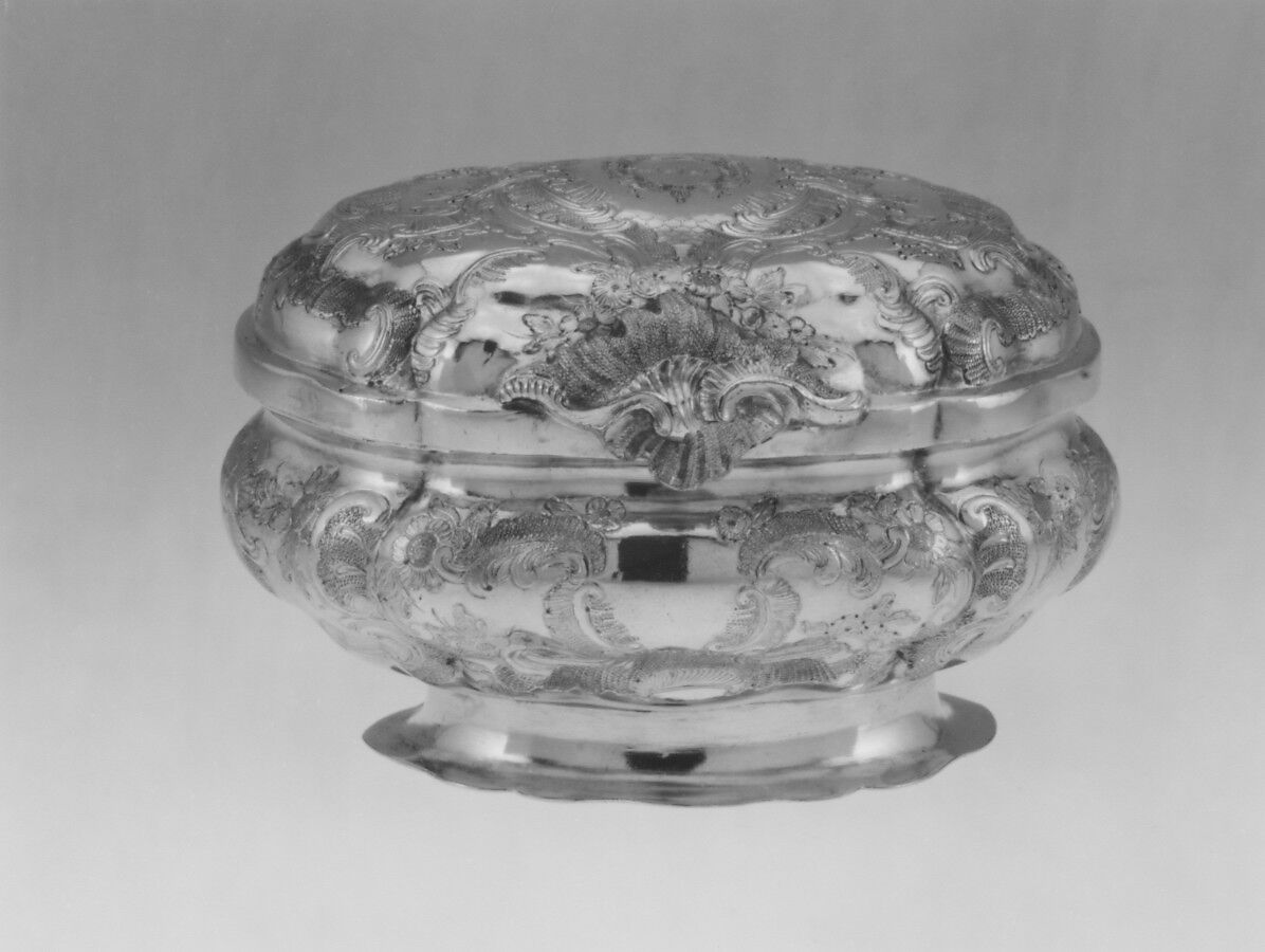 Small oval box with cover (one of a pair), Johann Martin Satzger I (ca. 1707–1785, master 1737), Silver gilt, German, Augsburg