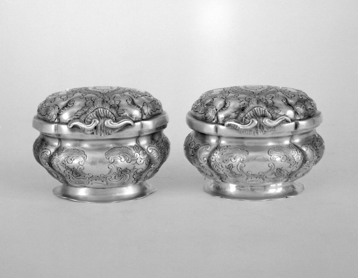 Small oval box with cover (one of a pair), Johann Martin Satzger I (ca. 1707–1785, master 1737), Silver gilt, German, Augsburg 