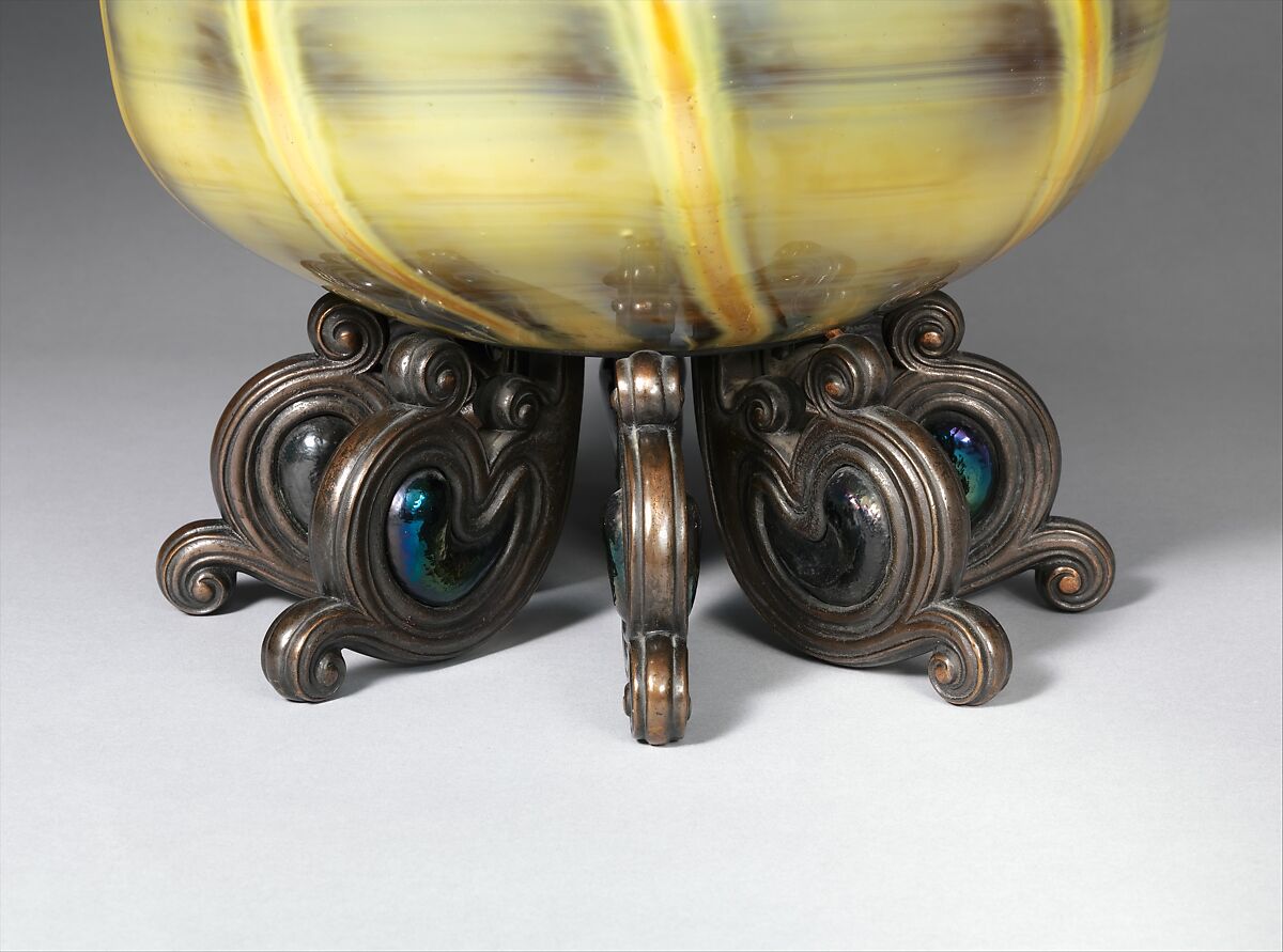 Table lamp, Tiffany Studios (1902–32), Leaded Favrile glass and patinated bronze, American