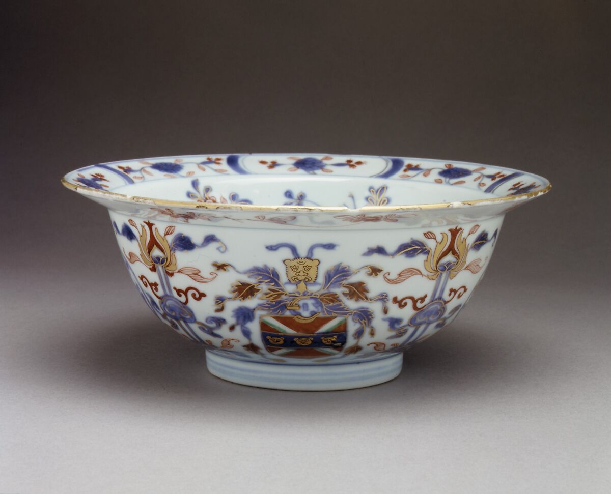 Bowl with coat of arms of the Horsmanden family, Hard-paste porcelain, Chinese, made for British market 