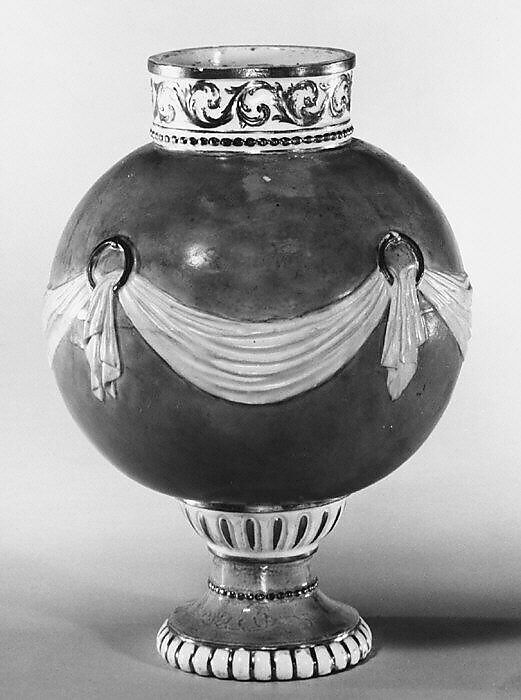 Vase, Höchst Manufactory (German, 1746–1796), Hard-paste porcelain, German, Höchst 