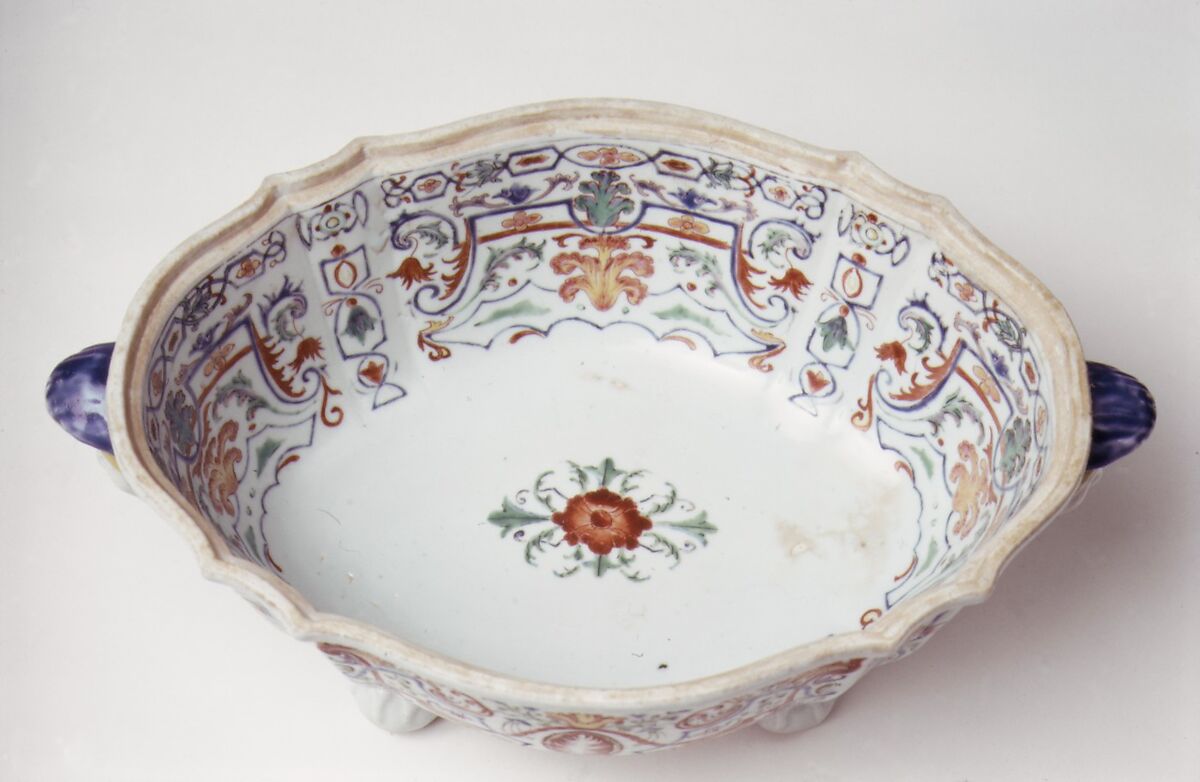 Tureen (one of a pair), Hard-paste porcelain, Chinese, for Continental European, probably Portuguese, market