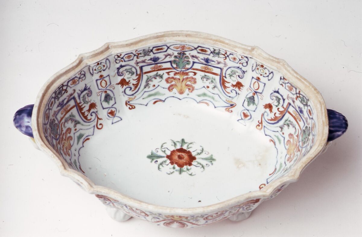 Tureen (one of a pair), Hard-paste porcelain, Chinese, for Continental European, probably Portuguese, market