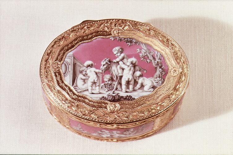 Snuffbox