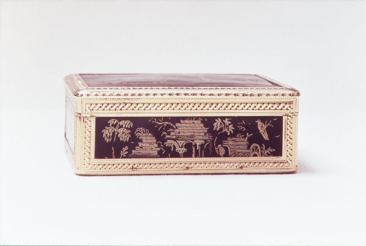 Snuffbox, Louis Roucel (French, active ca. 1756–1784, died 1787), Gold, shell, French, Paris
