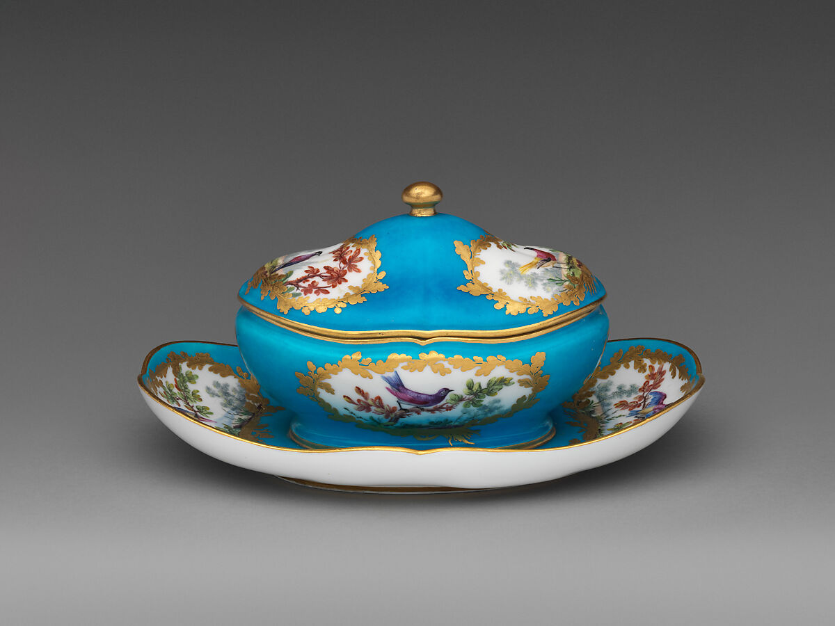 Sugar bowl with cover (sucrier de Monsieur le Premier) (one of a pair) (part of a service), Sèvres Manufactory (French, 1740–present), Soft-paste porcelain, French, Sèvres