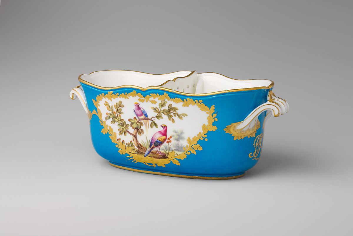 Liqueur bottle cooler (seau ovale à liqueur) (one of a pair) (part of a service), Sèvres Manufactory (French, 1740–present), Soft-paste porcelain decorated in polychrome enamels, gold, French, Sèvres
