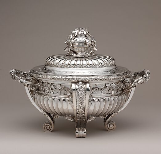 Tureen with cover