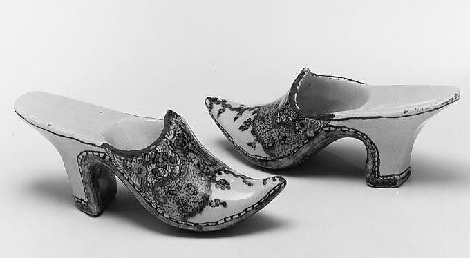 Pair of miniature shoes, Tin-glazed earthenware, Dutch 