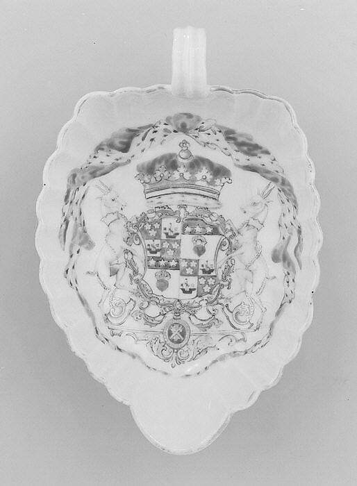 Sweetmeat dish (part of a service), Hard-paste porcelain, Chinese, for Scottish market 